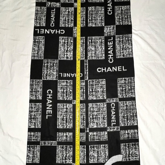 NewChanel Shawl Scarf Cashmere and Silk 70x24 - Picture 8 of 12